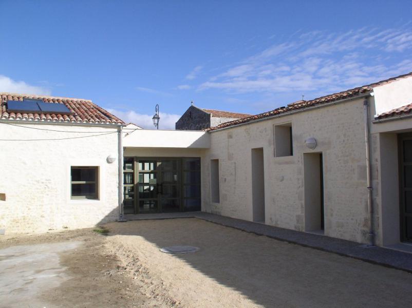 Panneaux solaires sur toiture garderie