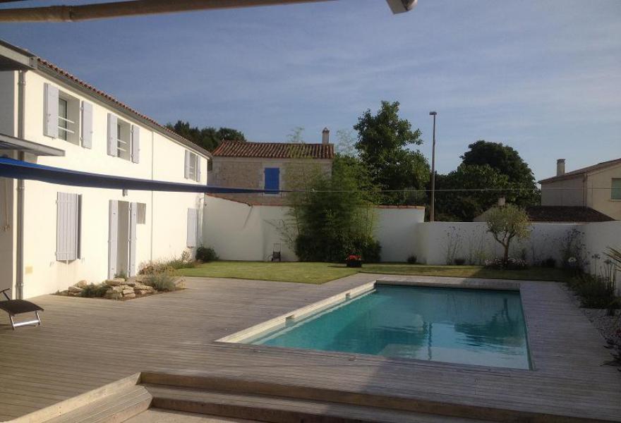 Vue terrasse et piscine