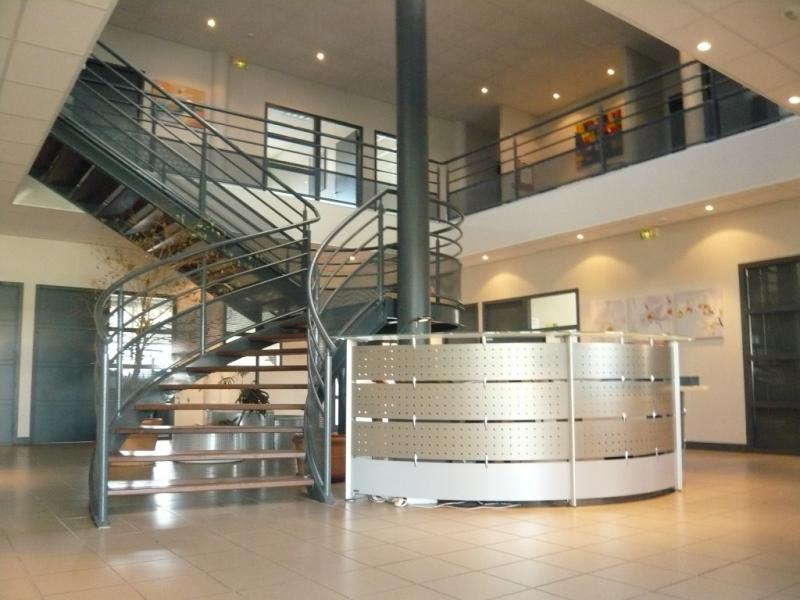 Intérieur avec banque d'accueil